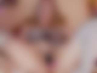 Live cam show with Nicole - Blonde Hair Middle Aged on SinfulBabes