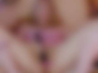 Nicole MILF webcam performer live streaming