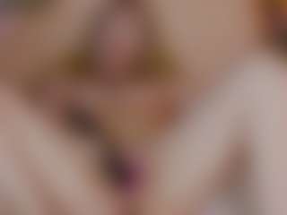 Nicole MILF webcam performer live streaming