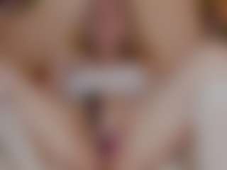 Live cam show with Nicole - Blonde Hair MILF on thefappeningchat.com