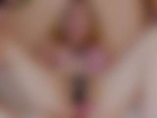 Live cam show with Nicole - Shaved Pussy Mature on Camsoda