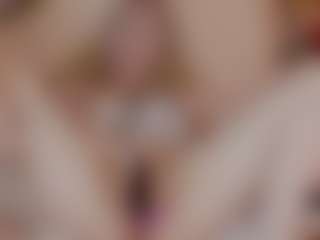 Nicole MILF webcam performer live streaming