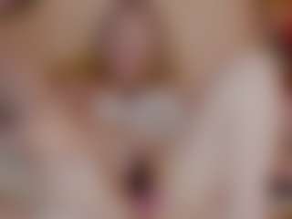 Live cam show with Nicole - Blonde Hair on xDating