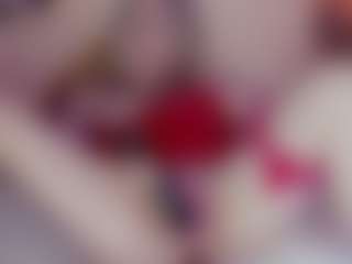 Nicole MILF webcam performer live streaming