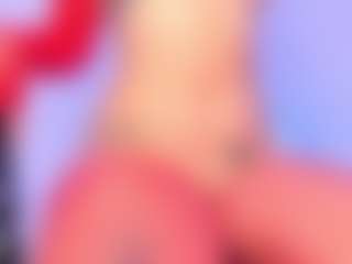 Live cam show with Powergirl Gwen - Tongue on googirlz