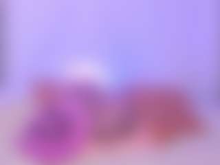 Live cam show with Powergirl Gwen - Red Hair on Chatstar