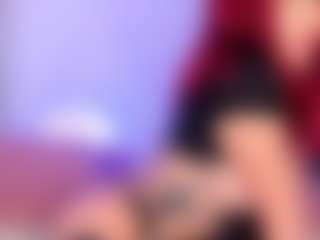 Live cam show with Powergirl Gwen - Twerk on StripNow