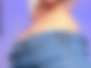 Live cam show with Powergirl Gwen - Creampie on SinfulBabes