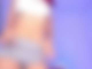 Live cam show with Powergirl Gwen - Normal on Gym Cam Girls