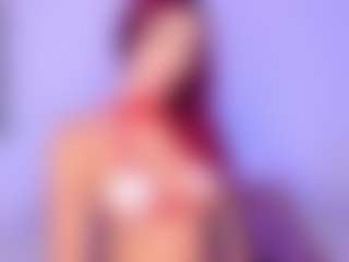 Live cam show with Powergirl Gwen - Normal on SpunkLive