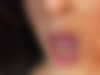 Live cam show with andrea-gomezz - Flirt MILF on Gym Cam Girls