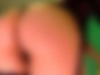 Live cam show with PurpleAriel - Average on Gym Cam Girls