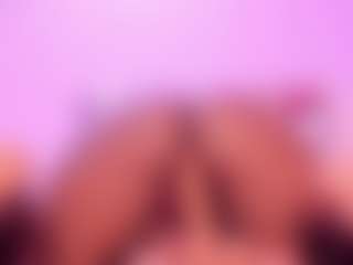 Live cam show with Hanna - Black MILF on Dare Cams