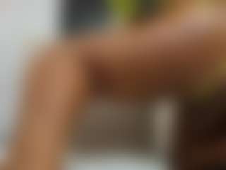 Live cam show with Hanna - Ebony Blowjob on friskycurves.com