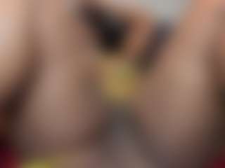Live cam show with Hanna - Ebony on CamwithHer | colombia