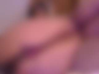 Live cam show with Jane Ebony - Double Penetration on Camsoda