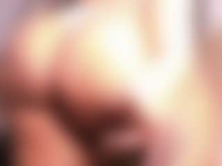 Live cam show with Ariana - BBW Ebony on googirlz