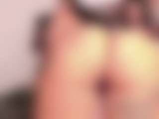 Live cam show with Ariana - Pornstar Public on sexylive.show
