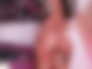Live cam show with Ariana - Shaved on Camsoda