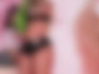 Live cam show with Ariana - Small Tits on CamwithHer