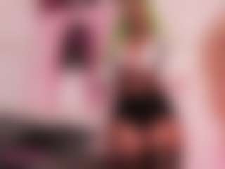 Live cam show with Ariana - Ebony Amateur on Camsoda