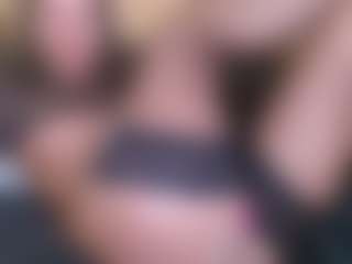 Juicy Lucie's Live Sex Cam Show