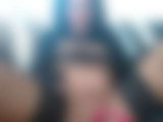 Live cam show with Juicy Lucie - Tiny on Camsoda