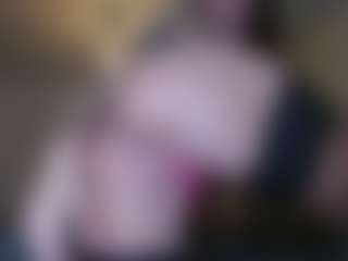 Live cam show with Juicy Lucie - Blowjob on Stripli.com