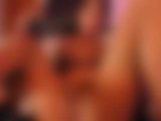 Live cam show with Lauren Saenz - Shake on Camsoda