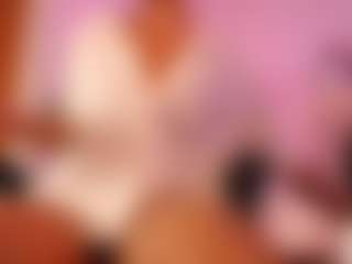 Live cam show with Lauren Saenz - MILF on Camsoda