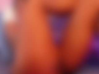 Live cam show with Lauren Saenz - MILF on SquirtSoMuch