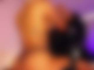 Lauren Saenz's Live Sex Cam Show
