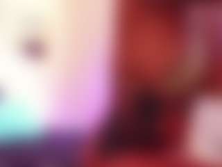 Lauren Saenz MILF webcam performer live streaming