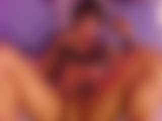 Lauren Saenz MILF webcam performer live streaming