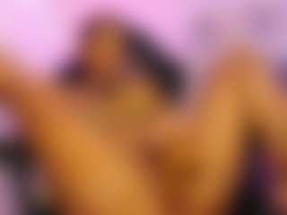 Live cam show with Lauren Saenz - Squirt on Camsoda