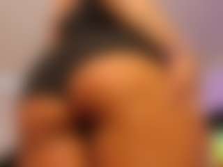Live cam show with Lauren Saenz - Black Squirt on xxxlivecams.org