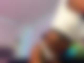 Lauren Saenz's Live Sex Cam Show