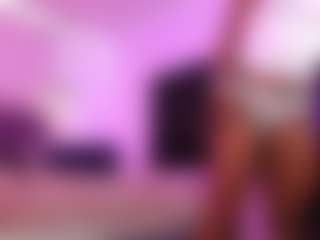 Live cam show with Lauren Saenz - Fetish on SquirtSoMuch