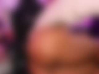 Live cam show with Lauren Saenz - Ebony Squirt on madthumbs