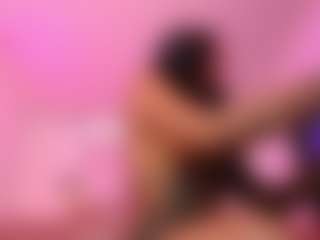 Live cam show with Lauren Saenz - Muscular on hotwifechat.live