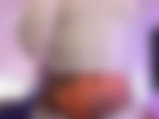 Live cam show with Lauren Saenz - Black Squirt on Soda Cam