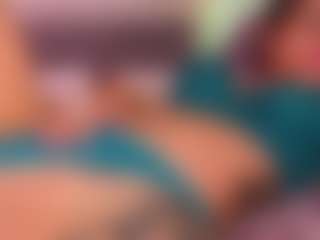 Live cam show with Lauren Saenz - Ebony Squirt on Camiplay Live