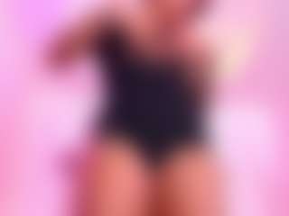 Live cam show with Lauren Saenz - Spank Ebony on Camming Site