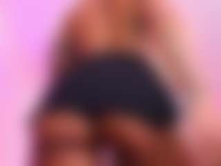 Lauren Saenz MILF webcam performer live streaming