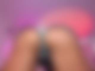 Live cam show with Lauren Saenz - Fetish MILF on Adult Interactions
