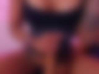 Live cam show with Lauren Saenz - Body Massage on makecum.org