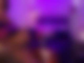 Live cam show with Lauren Saenz - Tease MILF on Camsoda