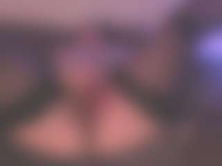 Live cam show with harleyslut - Brown Hair MILF on Gym Cam Girls