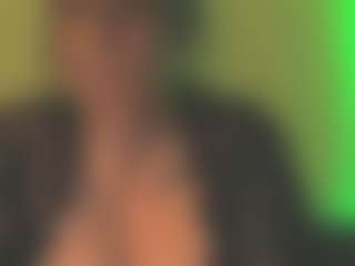 Live cam show with harleyslut - Flashing on SpunkLive