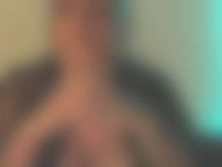 Live cam show with harleyslut - Middle Aged on Camming Site